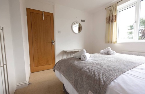 St Ives House | Spacious Home - Free Parking CCTV - Pro's & Families