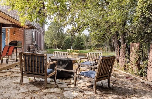 Cedar Creek House | Spacious Home, Friendly Animals, Live Tree Atrium
