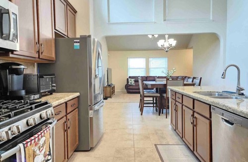 Baytown House | Spacious Home in Baytown Family /Friends & Workers