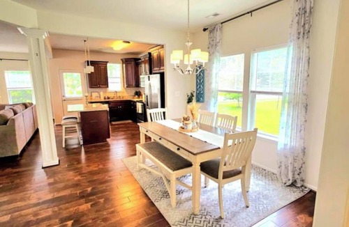 Chesapeake House | Spacious home in Chesapeake