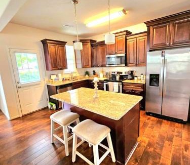 Chesapeake House | Spacious home in Chesapeake