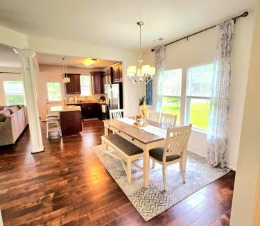 Chesapeake House | Spacious home in Chesapeake