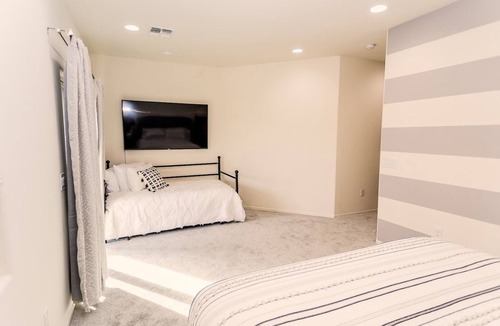 Limberlost House | Spacious Home in Great Location