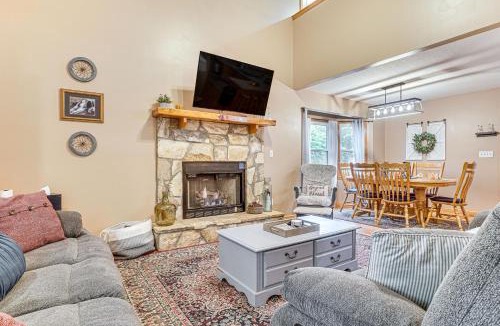 Helen House | Spacious Home in Helen w/Porch & Balcony!