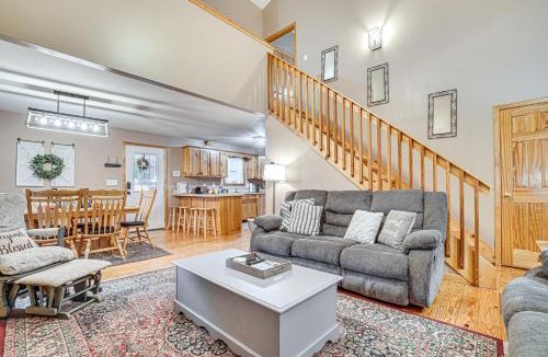 Helen House | Spacious Home in Helen w/Porch & Balcony!