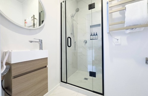 Laingholm House | Spacious Home in Laingholm