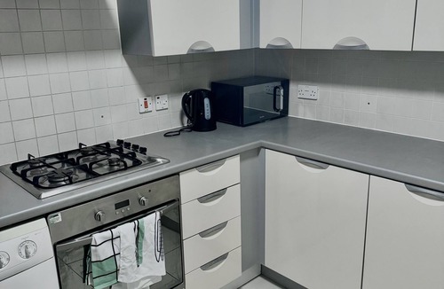 Ipswich House | Spacious Home in Prime location