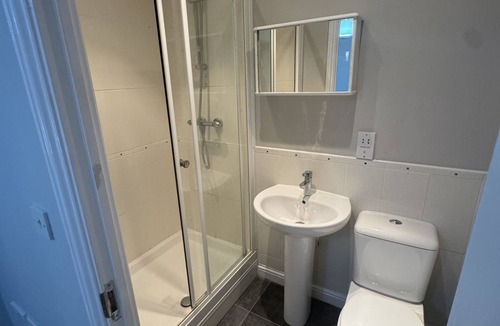 Ipswich House | Spacious Home in Prime location