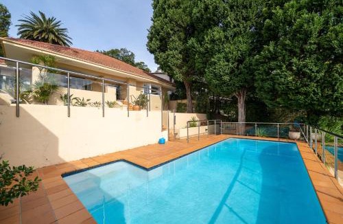 Vaucluse House | Spacious Home in Tranquil Eastern Sydney