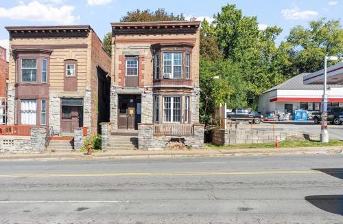 Troy Apartment | Spacious Home In Troy