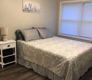 Bangor House | Spacious Home near Airport