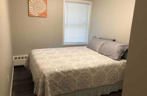 Bangor House | Spacious Home near Airport