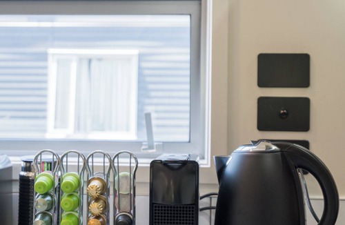 Parnell Apartment | Spacious Home Near CBD | SPA Pool | Parking | 3BR