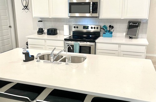 Converse House | Spacious home near Randolph Air Force Base