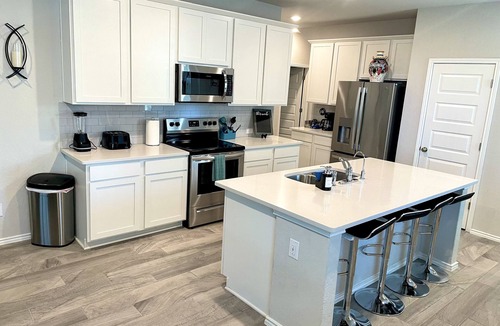 Converse House | Spacious home near Randolph Air Force Base
