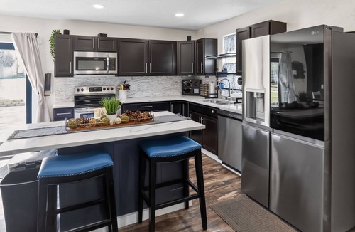 Clearfield House | Spacious Home Near Skiing & Hill AFB