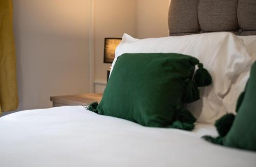 St. Thomas Apartment | Spacious Home - Parking - Kitchen - Ideal for Work