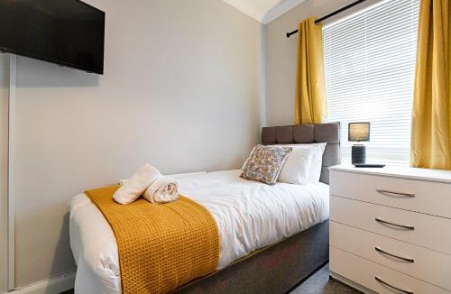 St. Thomas Apartment | Spacious Home - Parking - Kitchen - Ideal for Work