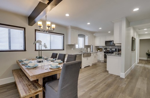 Fullerton House | Spacious Home: Perfect 4 Families, Garage Parking