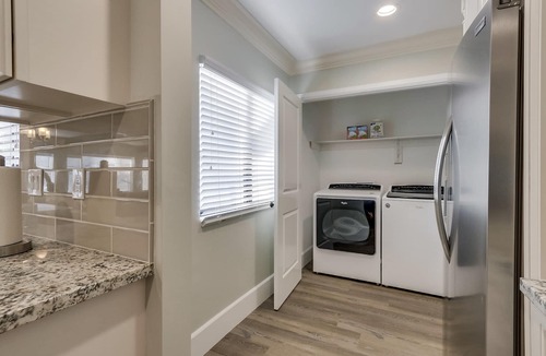 Fullerton House | Spacious Home: Perfect 4 Families, Garage Parking