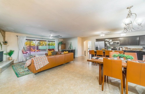 Tucson House | Spacious home pool, play yard, families, professionals, extended stays.