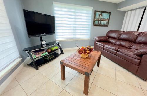 Clodine House | Spacious Home Sleeps 12 World Cup Ready