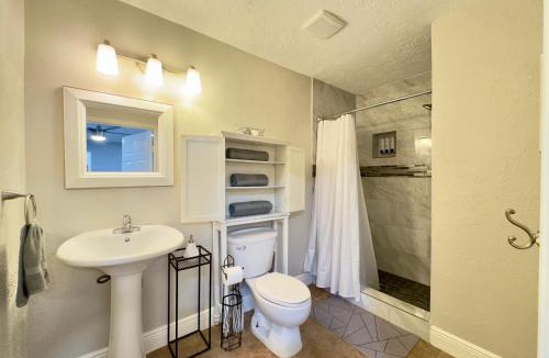 Clodine House | Spacious Home Sleeps 12 World Cup Ready