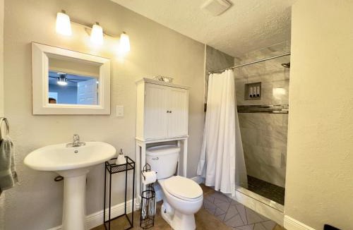 Clodine House | Spacious Home Sleeps 12 World Cup Ready