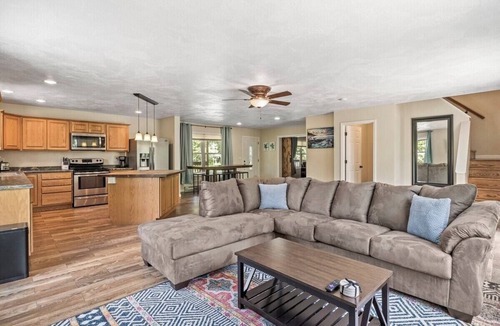 Lansing House | Spacious Home Sleeps 20! Dogs OK