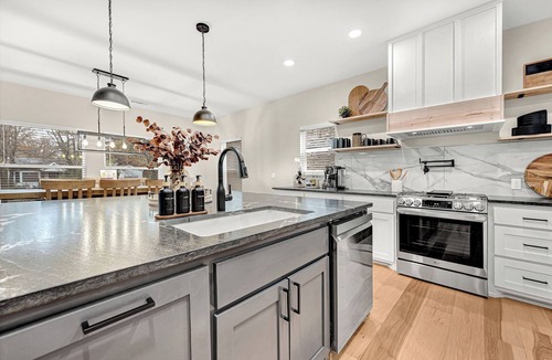 Fayetteville House | Spacious Home Steps from Baum Stadium – Ideal for Game Days!