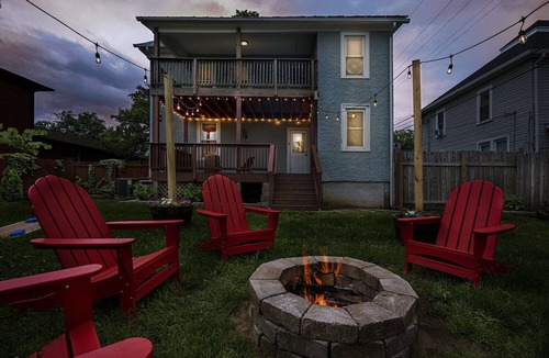 Front Royal House | Spacious home steps from Main St and Shenandoah NP with firepit & large backyard