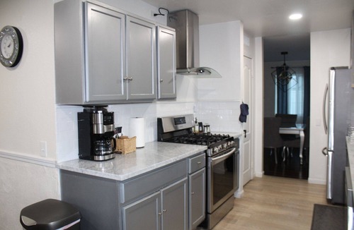 Lancaster House | Spacious Home w/Backyard Basketball + Laundry