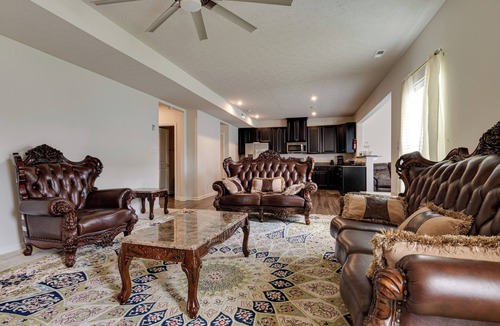 Brownsburg House | Spacious Home w/Fireplace - Near Golf!