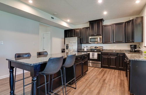 Brownsburg House | Spacious Home w/Fireplace - Near Golf!