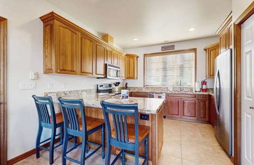 Orondo House | Spacious home w/full kitchen, great location & deck with incredible views