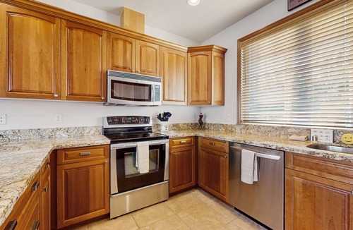 Orondo House | Spacious home w/full kitchen, great location & deck with incredible views