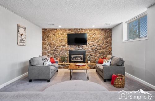 Northwest Arvada House | Spacious home w game room & firepit