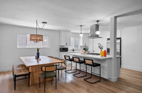 Oak Park House | Spacious Home w/Hot Tub & Games 11 Min from Downtown