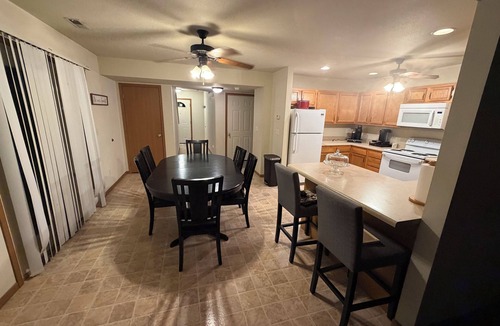 St. Robert House | Spacious home w/King Suite; 5 min to I44 and Fort Leonard Wood!