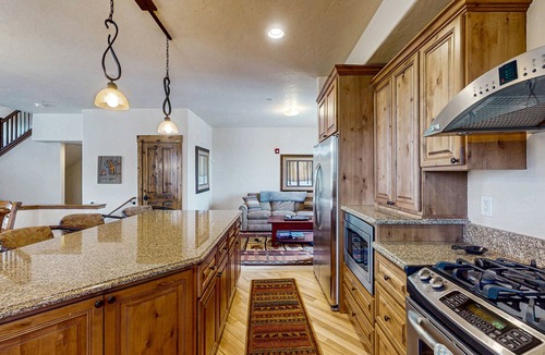 Bear Crossing House | Spacious home w/kitchen, wifi, great views, deck & convenient location