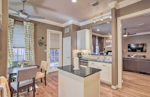 Houston House | Spacious Home w/Patio: 5 Mi to Memorial Park