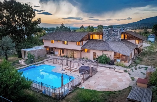 Arroyo Seco House | Spacious Home w/Pool & Hot Tub in Arroyo Seco!