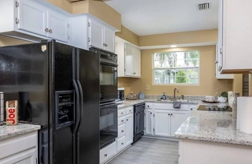 St. Nicholas House | Spacious home w/pool super close to Everbank Stadium