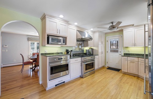 Monroe House | Spacious Home w/Pool/Hot Tub, Mins to Parks/Skiing