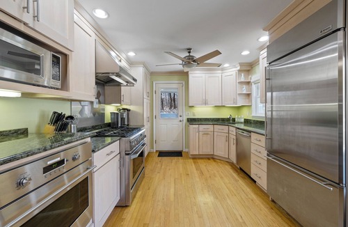 Monroe House | Spacious Home w/Pool/Hot Tub, Mins to Parks/Skiing