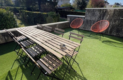 Amboise House | Spacious Home · Walk to Center · Sleeps up to 9