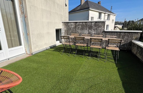 Amboise House | Spacious Home · Walk to Center · Sleeps up to 9