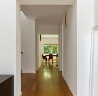 Mount Waverley House | Spacious Home with Ensuites