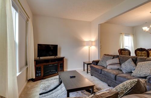 Brownsburg House | Spacious Home with Fireplace - Near Golf!