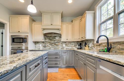 Pinehurst House | Spacious Home with Fireplace - Near Pinehurst Golf!